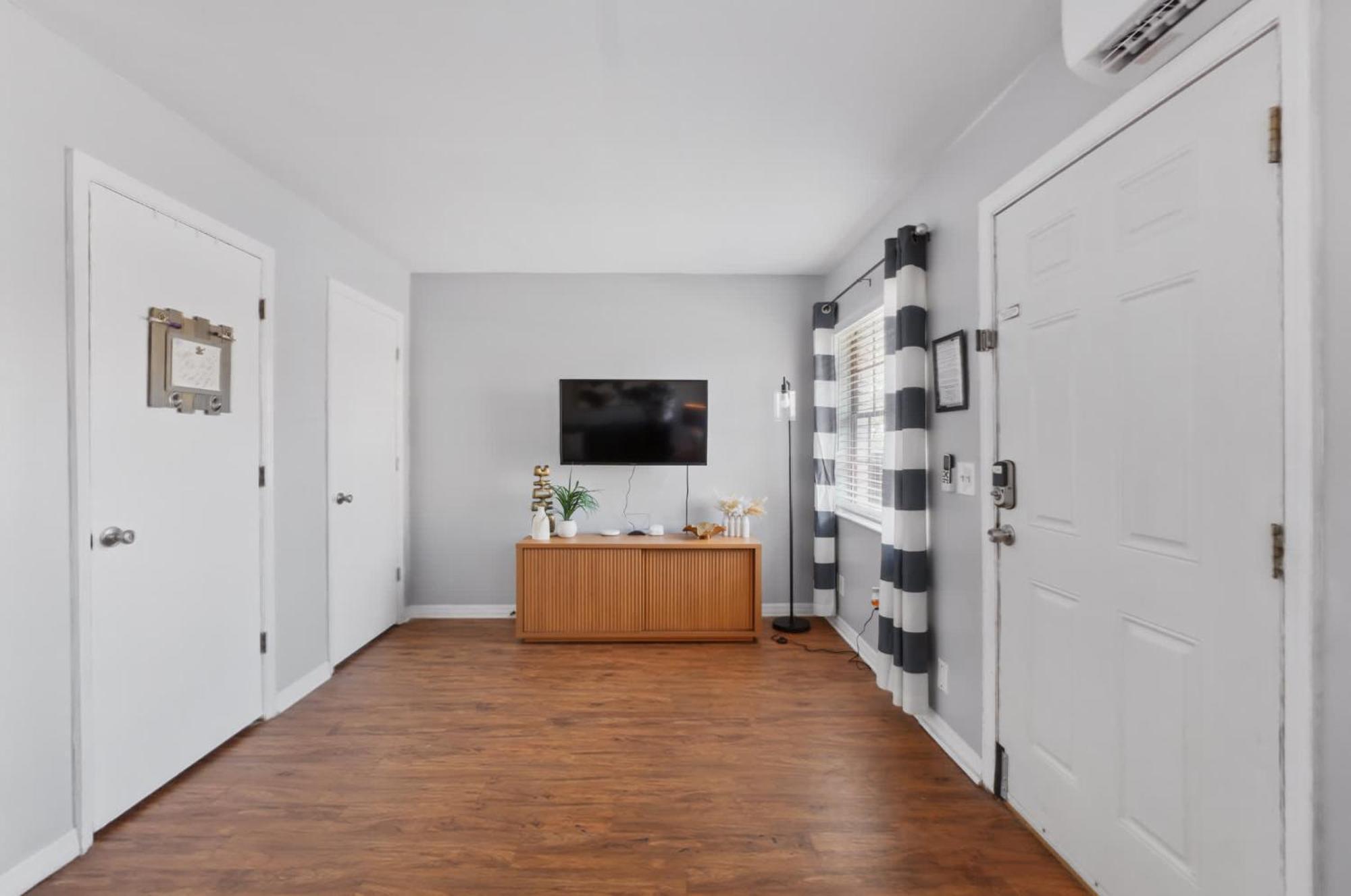 Alberts Abode Prime Brandon Location Walkable ภายนอก รูปภาพ